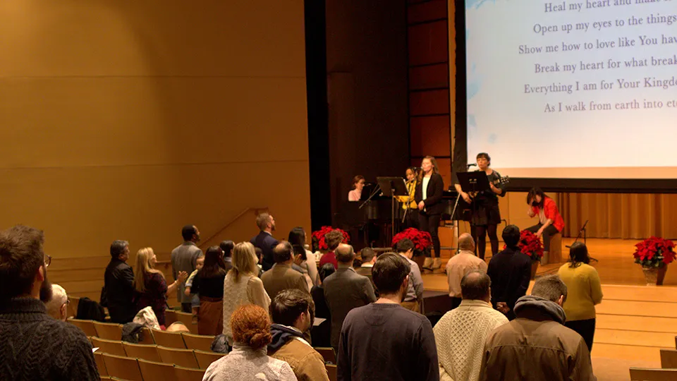 960x540 grad school chapel worship service