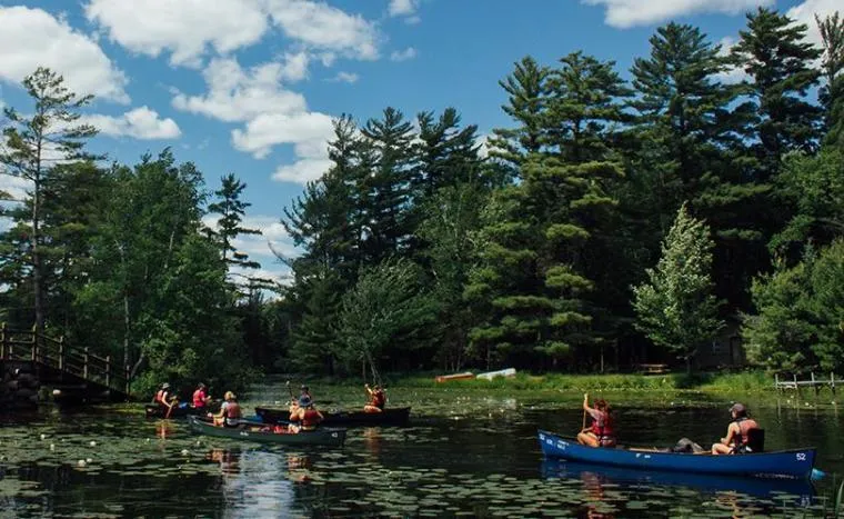 People canoeing