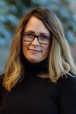 Caroline Jones, B.M., M.M. Headshot