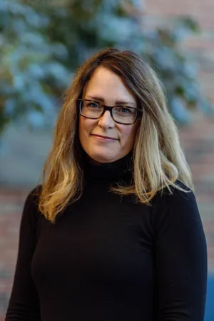 Caroline Jones, B.M., M.M. Headshot