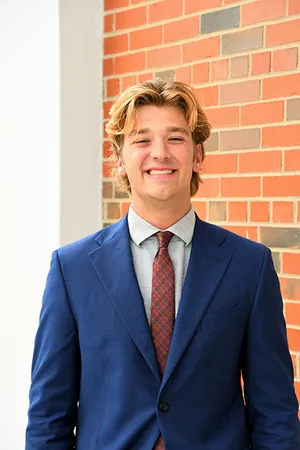 Bryant Davis Headshot