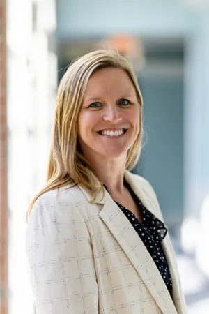 Deborah Klemme Headshot