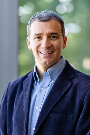 Carlos Sosa Siliezar, Ph.D. Headshot