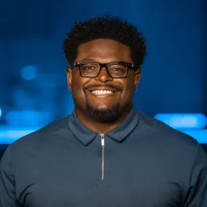 Dr. Derwin Gray Headshot