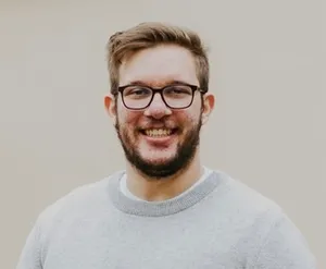  Headshot