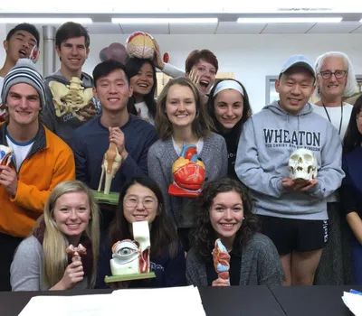 Health Sciences Students and Prof in Lab