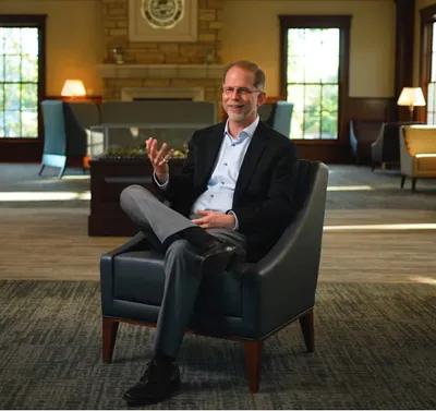 thomas-boehm-in-the-welcome-center