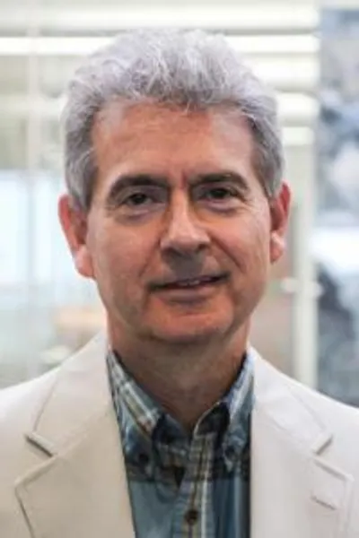 Andrew Hill Faculty Headshot