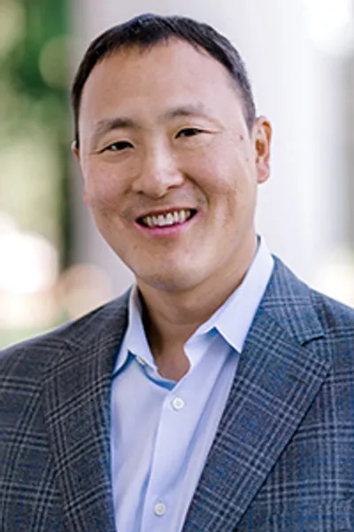 200x300 faculty headshot