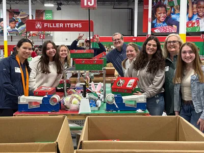 packing-packages-with-students