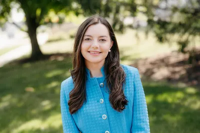 Anna Moore Headshot