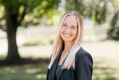 Lily Lindquist Headshot