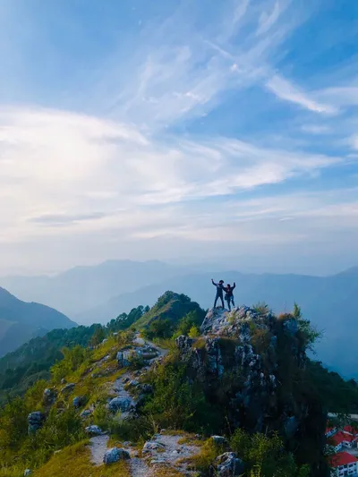 HNGR students on a hilltop