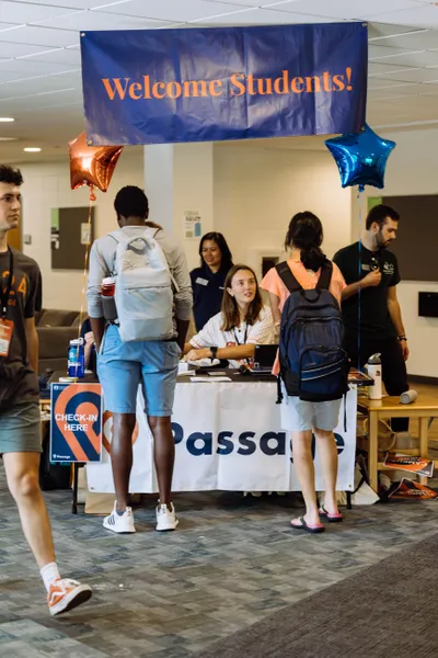 Students Moving into Fischer Hall 2024