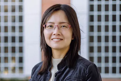Annie Huang Headshot