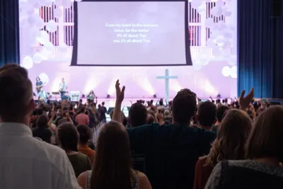 students worship at wheaton