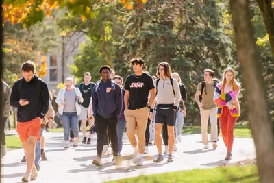 Students walking fall 2022