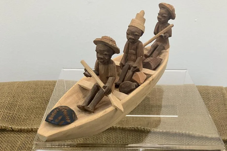 920x613 Canoe