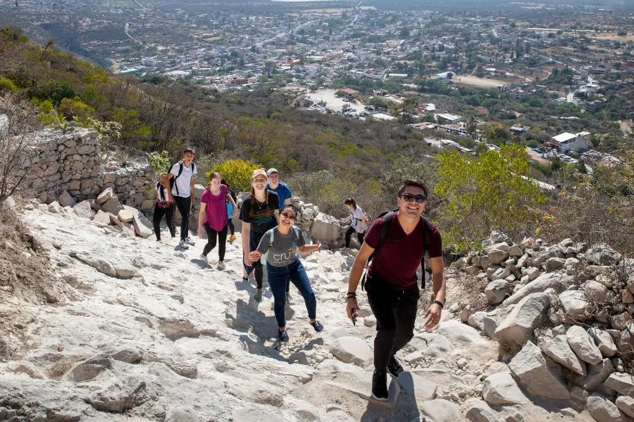 Wheaton in Mexico Students on Hike