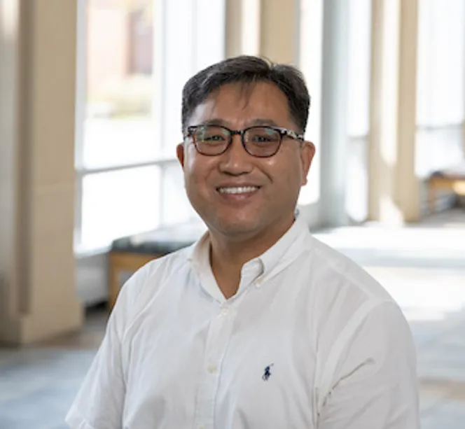 Dr. Min-Dong Paul Lee Headshot