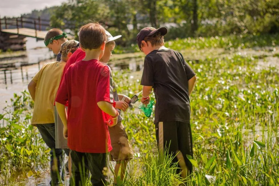 campers explore the lagoon at honeyrock