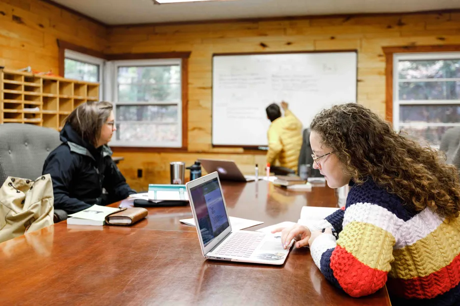 grad students collaborating in class