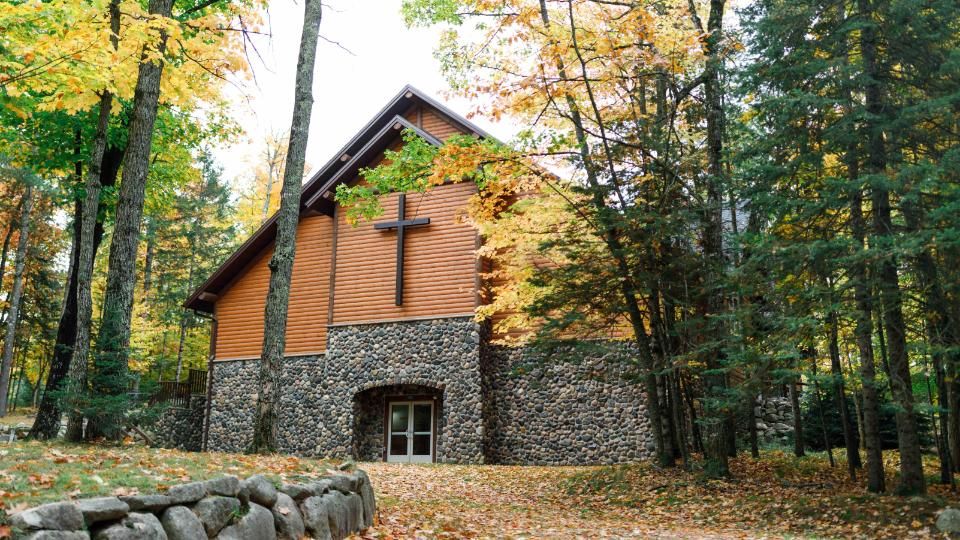 honeyrock chapel in the fall