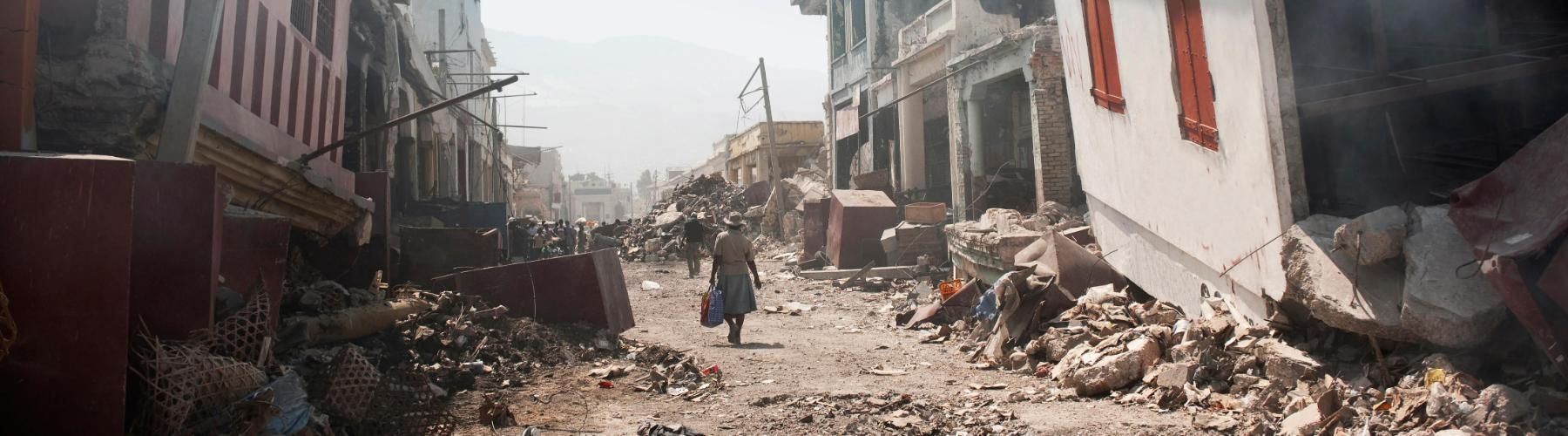 Earthquake disaster knocks down buildings
