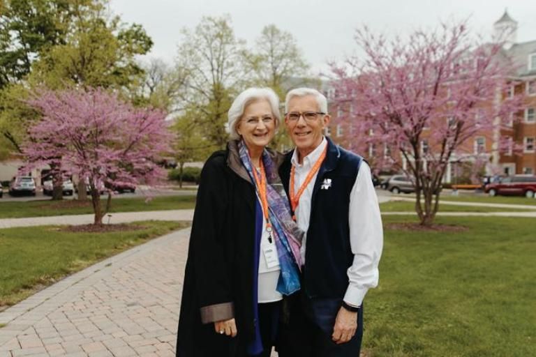 Alumni Linda Cook Courtney ’73 and Jay Courtney ’73