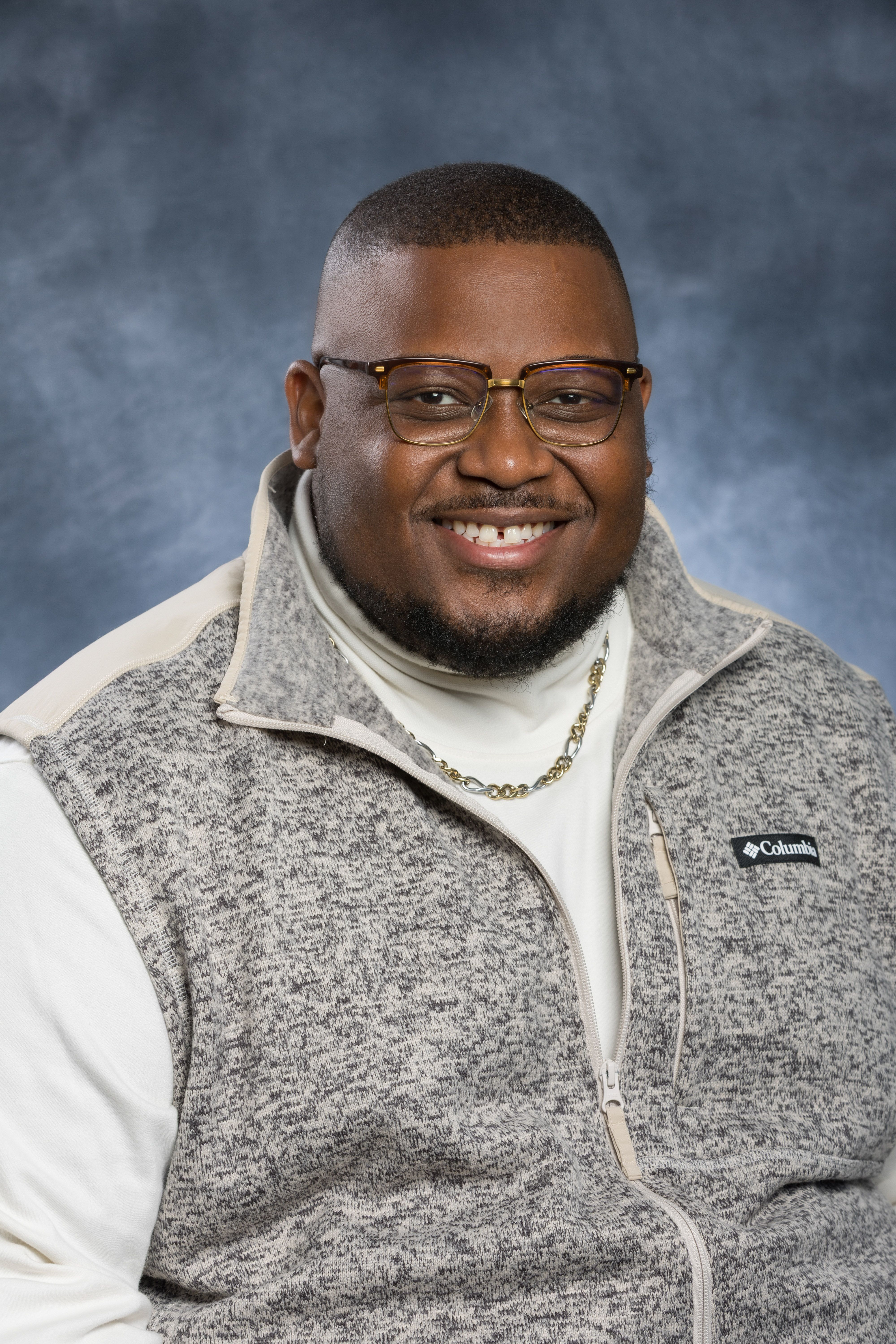 Leonard is the associate partner manager at ServiceNow, a software development company. He also
serves as the youth pastor at Purpose City Church in Aurora. Leonard graduated from Wheaton in 2018 with a B.A. in communication and worked as an admissions counselor for the College after graduation. He is married to Bria Jenkins Blair ’19.