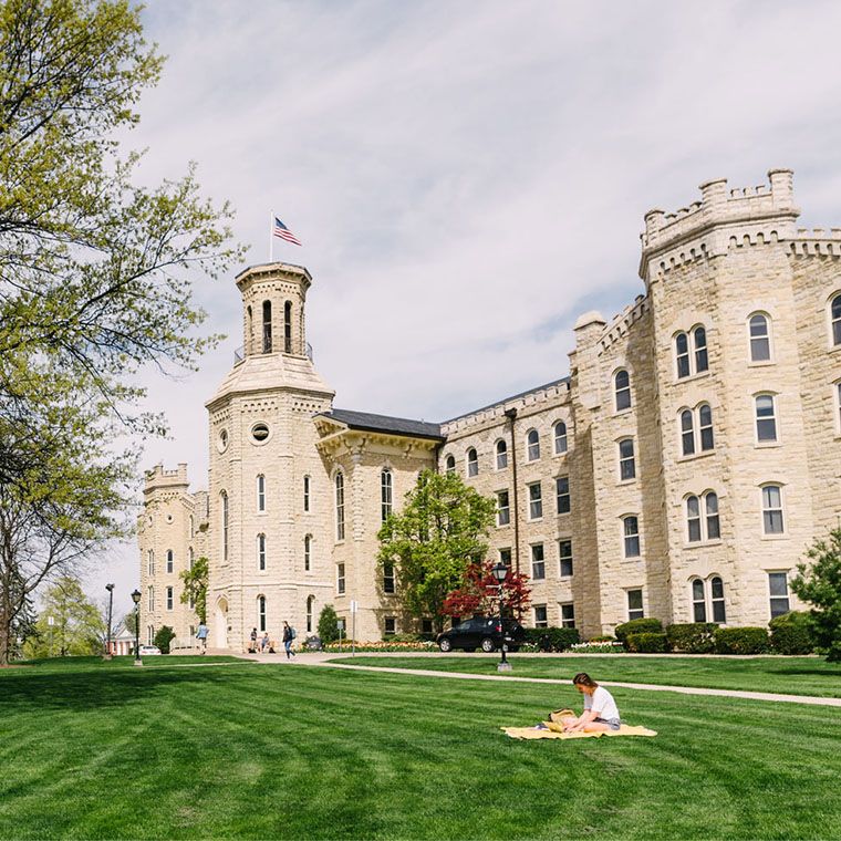 760x760-student-sitting-in-front-of-blanchard-lawn