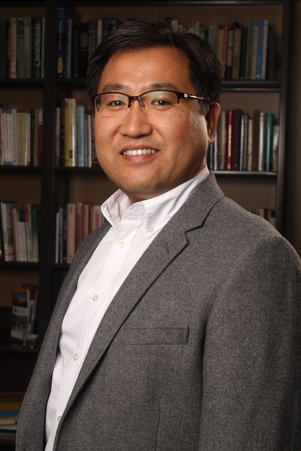 Min-Dong Lee Faculty Headshot