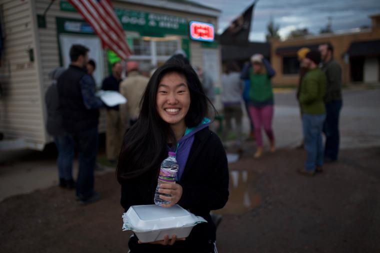 vanguard eats bbq at local northwoods foodtruck