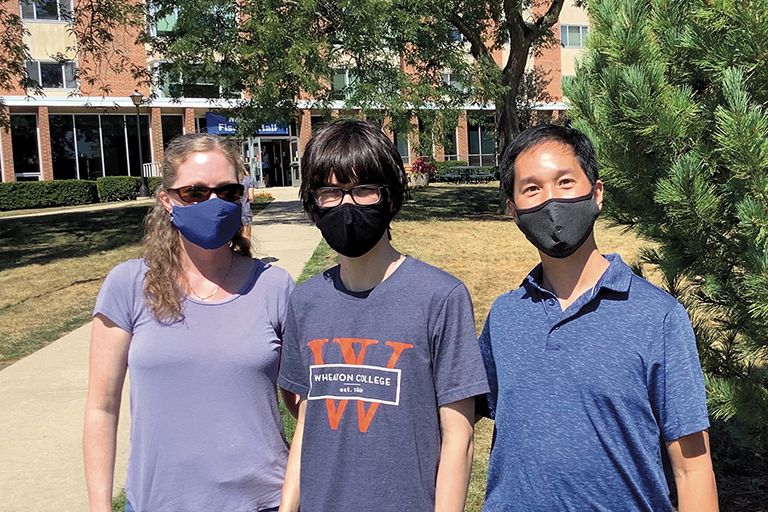 Josiah Hsu on move-in day with
parents Ellen Hsu and Al Hsu M.A. ’96.