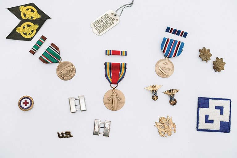 Over 1,600 students and graduates served in World
War II, 39 of whom gave their lives. The Memorial
Student Center, located south of Blanchard Hall,
was built and dedicated in 1951 to honor these individuals. These items belonged to Alice G. Howard ’24.