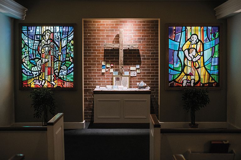 First located in the Memorial Student Center, and
now tucked away in a corner of Lower Beamer, the
chapel is a quiet place set aside for student prayer,
worship, and meditation, whether alone or in fellowship
with others. The chapel is named after a
WWII tradition in which families owned flags with
blue stars for family members serving in the military,
and gold stars for family members who had
lost their lives in the War. Wheaton kept one such
fl ag in honor of its students, alumni, and faculty who
served in the military during WWII.